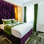 Park Inn, Hotel