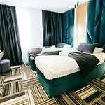 Park Inn, Hotel