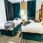 Park Inn, Hotel