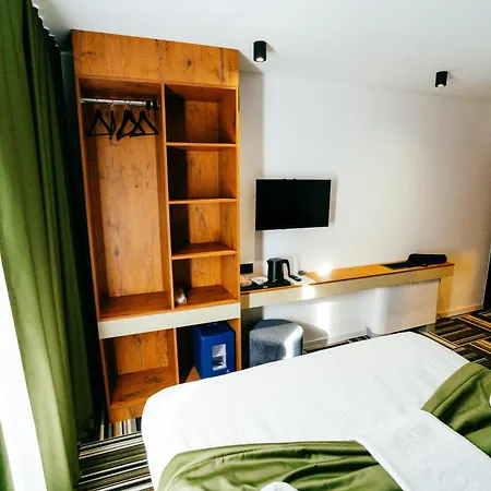 Park Inn, Hotel